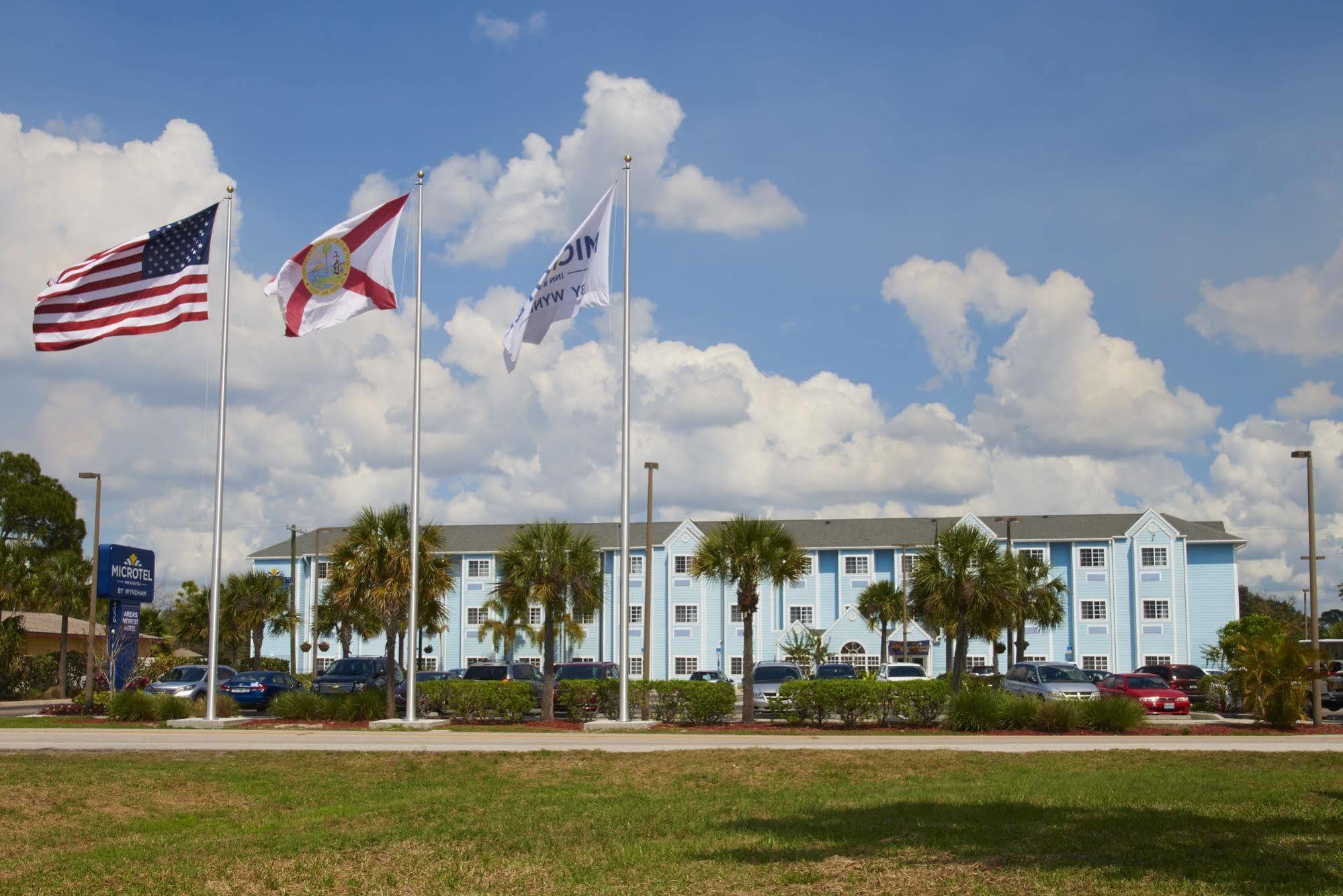 Microtel Inn & Suites By Wyndham Port Charlotte Punta Gorda Extérieur photo